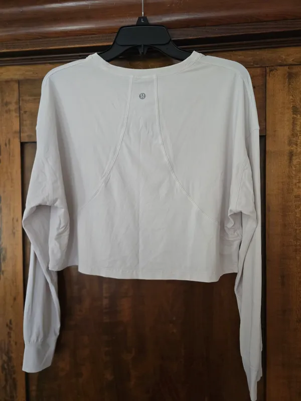O lululemon athletica White Cropped Long-Sleeve Logo Sweatshirt Size 6 - Image 5