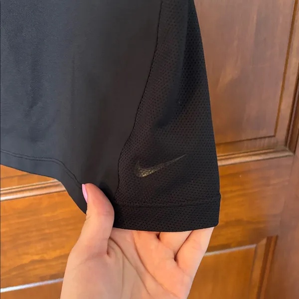 Nike Black Dri-fit Tank Top Size Medium - Image 2