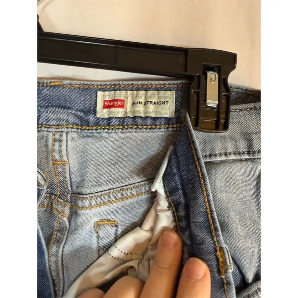 Wrangler Jeans Women’s Slim Straight Light Wash Blue 5-Pocket Inseam 32"" - Image 10
