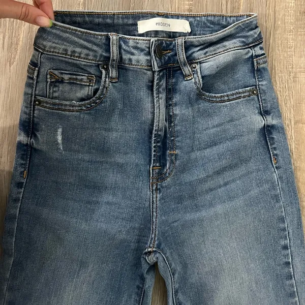 Hidden Jeans Happi Mid Rise two tone flare jeans! - Image 2