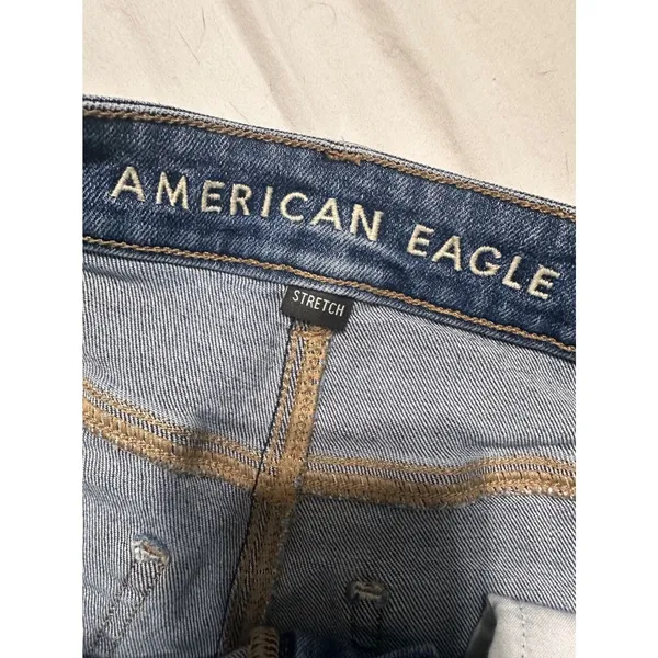 American Eagle Women Mom Jean High Rise Stretch Medium Wash Blue Size 4‎ Regular - Image 4