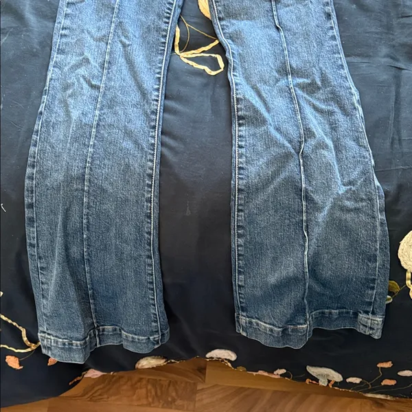 GAP Women's Medium Blue Denim Flare Jeans - Image 2