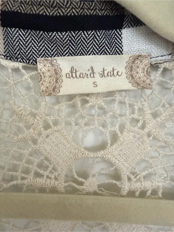 Altar’d State Lace-Trim Plaid Tunic in Black and Cream size Small - Image 3