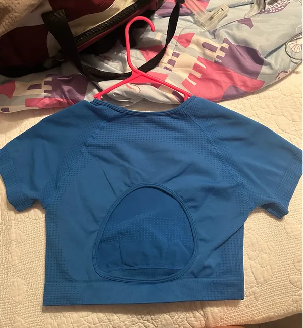 Blue gym top Size M - Image 2