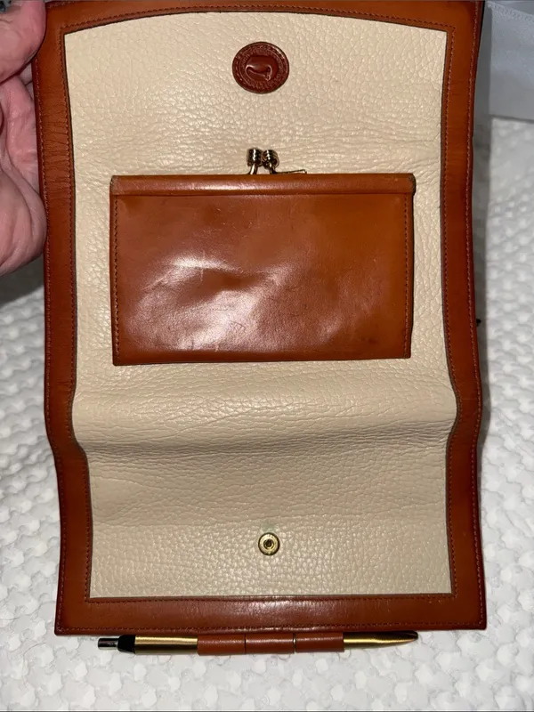Vintage Dooney & Bourke Cream Pebbled Leather Clutch with Tan Trim - Image 5