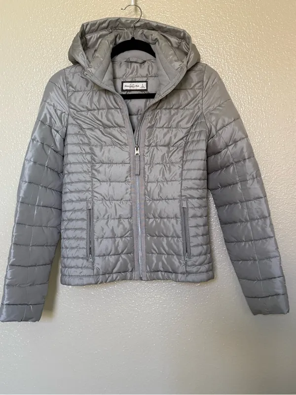 Abercrombie & Fitch Silver Gray Hooded Puffer Jacket Size S Lightweight - Image 2