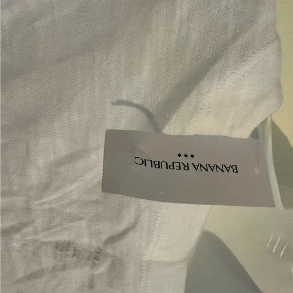 Banana Republic Short sleeve v neck cotton blend t-shirt in white size X-large - Image 9