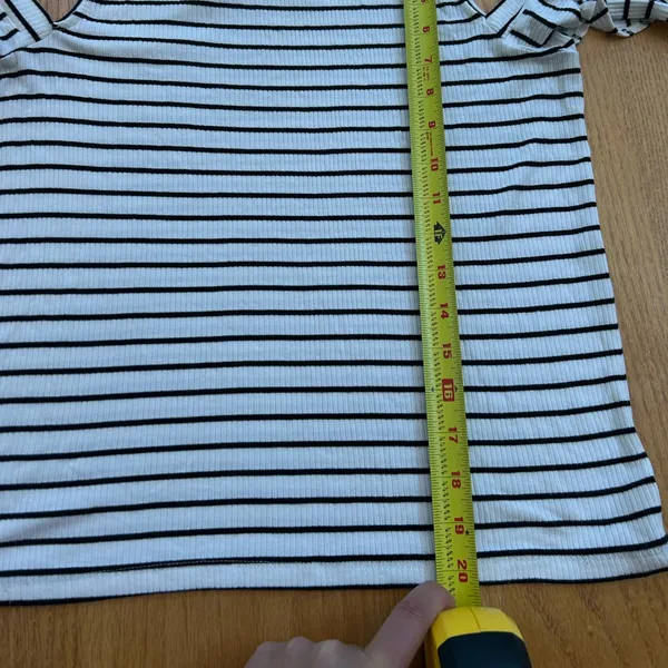 American Eagle Top Shirt‎ Cold Shoulder Size Large Ribbed Stripes Black White - Image 6