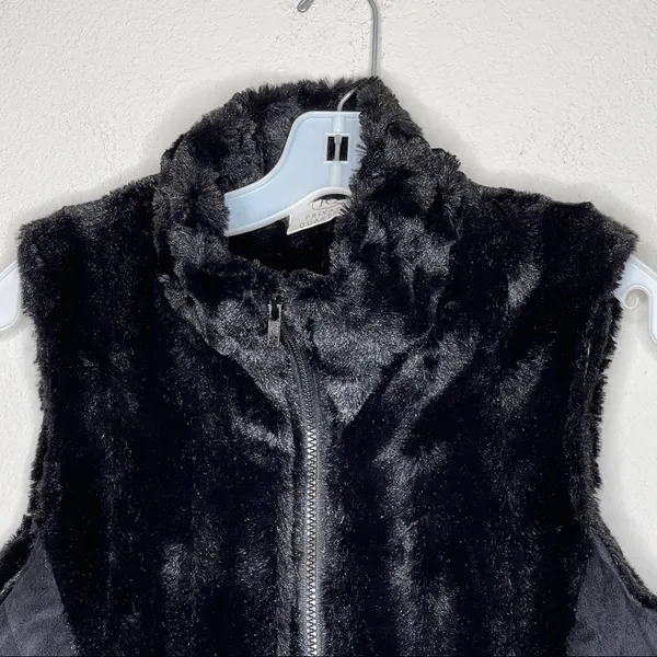 Private Quarters Touch of Mink‎ Vest Black - Image 5
