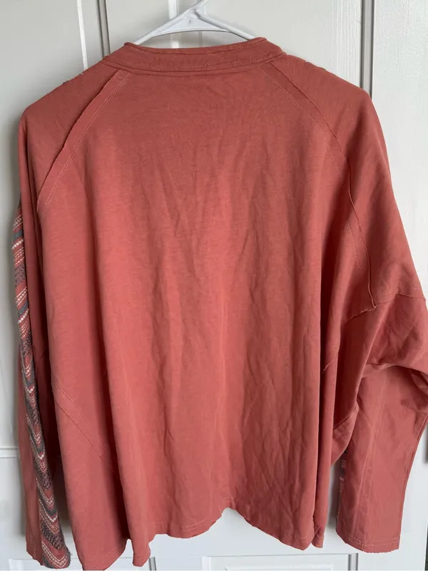 Fate Embroidered Henley‎ Top Medium Boho Raw Hem Coral Pink - Image 3