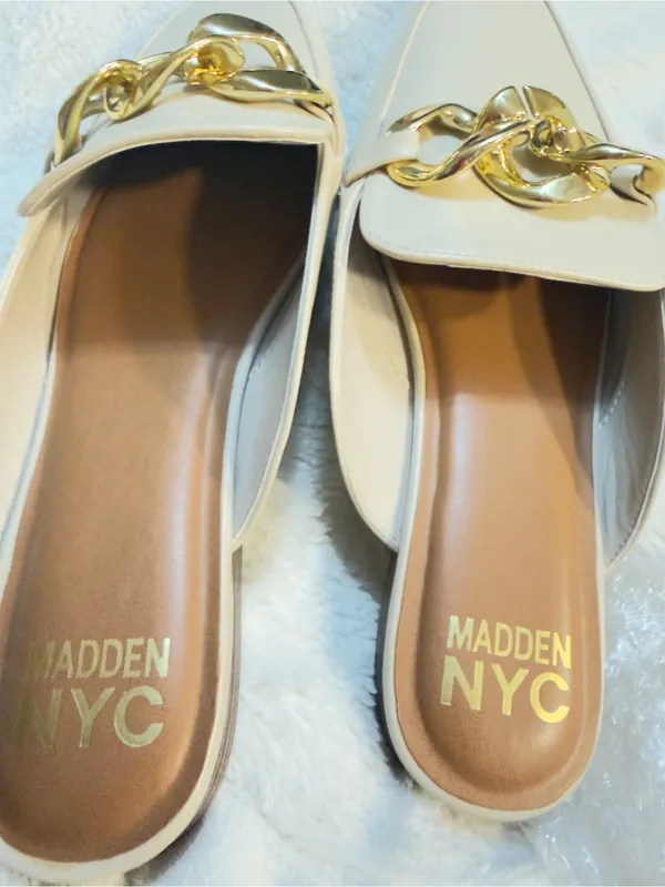 Madden NYC Women's Almond Toe Mules with Gold-Tone Chain Size 8.5-new! - Image 6