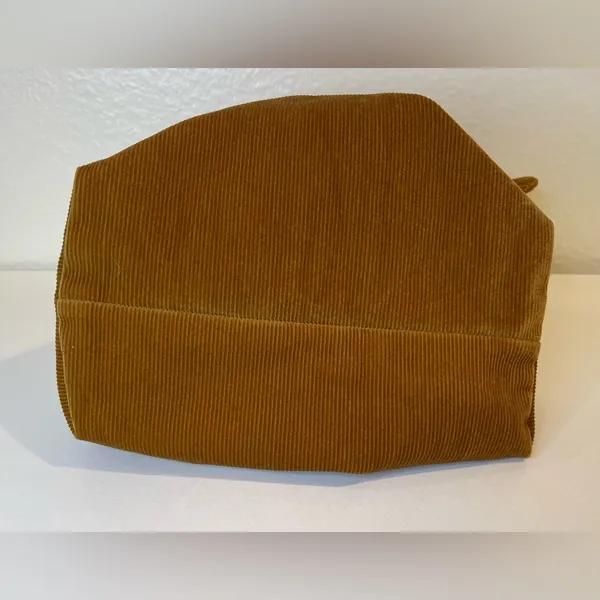 Merit The Beauty Signature Velvet Cosmetic‎ Bag - Image 4