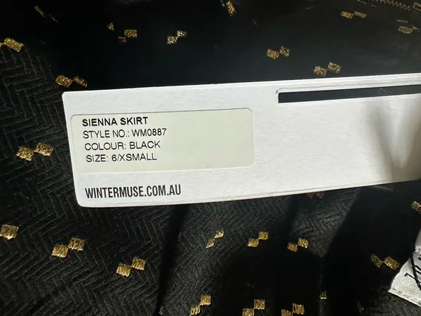 Black and gold mini skirt by Wintermuse Size 6 - Image 5