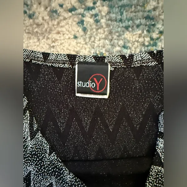 Vintage Y2K Studio Y sparkle chevron tank, size medium - Image 7