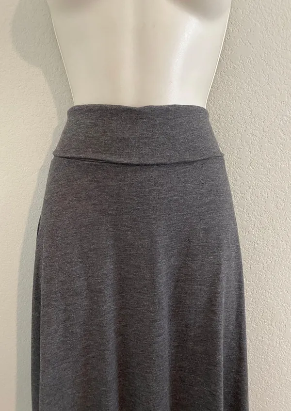Like new gray stretchy comfortable skirt. - Image 3