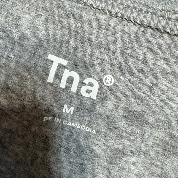 Aritzia Tna Heather Grey High Neck Cropped Tank Top Medium CSJ3-10195-21 - Image 3