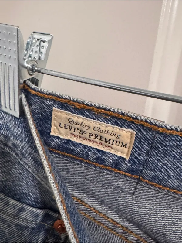 Levi's Straight-Leg Medium Wash Women's Jeans - Image 2