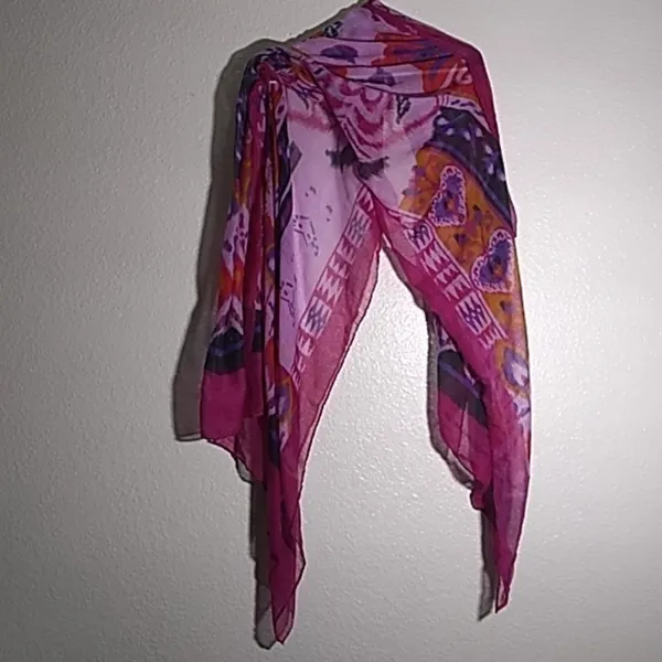 FINAL MARKDOWN 𝅺Ladies' Large Printed Scarf - Image 3