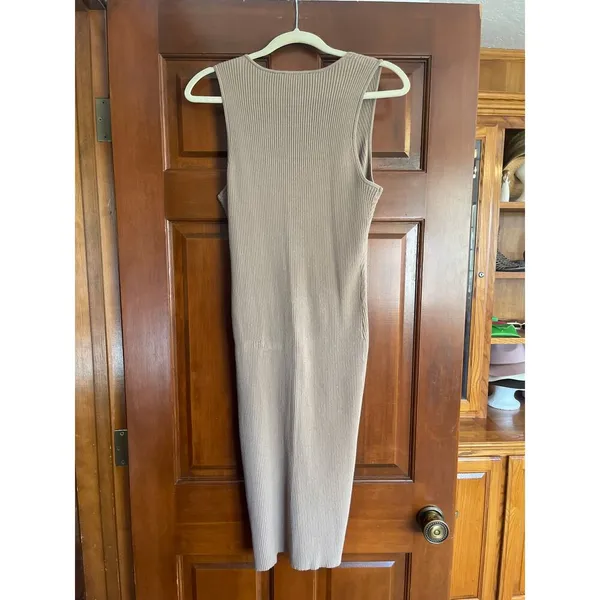 EXPRESS Ribbed knit bodycon midi dress M - Image 4