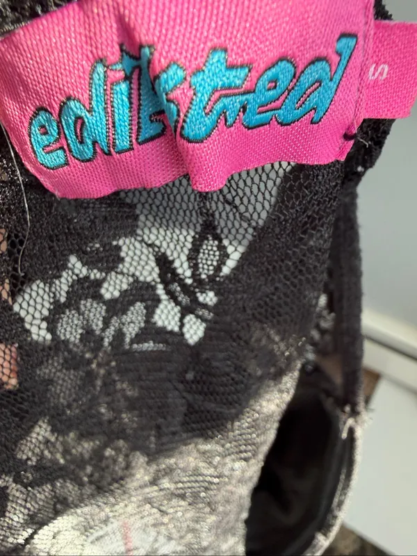 Edikted Black Lace Strapless Bandeau Top Pink Logo Size S - Image 4