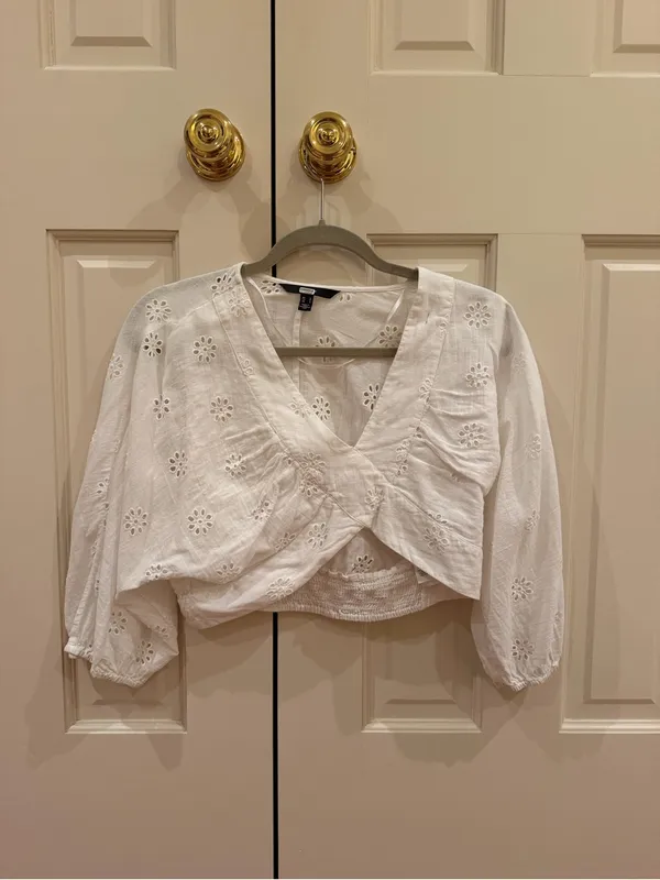 Vero Moda Cropped White Eyelet Top - Image 2