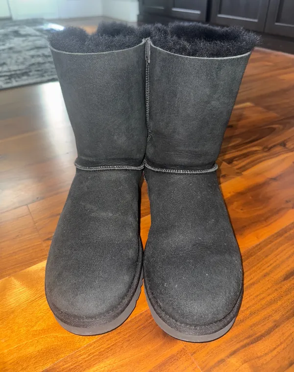 UGG Women’s Bailey Bow Boots Black - Image 3