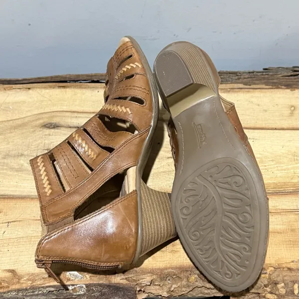 Earth‎ Vela Taupe Soft Leather Gladiator Sandals Size 9B A52 - Image 8