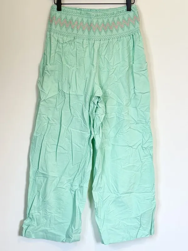 NWT Cupshe Chevron Smocked Waist Pants - Size: Small - Image 2