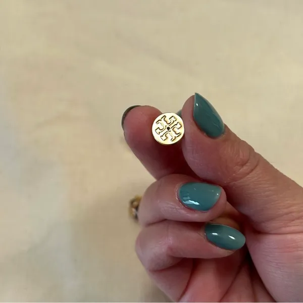 Tory Burch Signature Logo Flower Resin Stud Earrings - Image 3