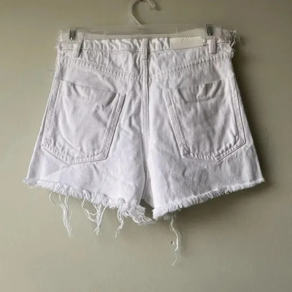 ZARA DISTRESSED FRAYED HEM WHITE JEAN SHORTS SIZE 0 Rodeo Festival Summer - Image 2