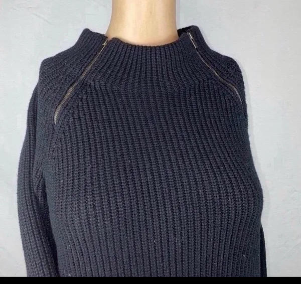 Banana republic sweater - Image 4