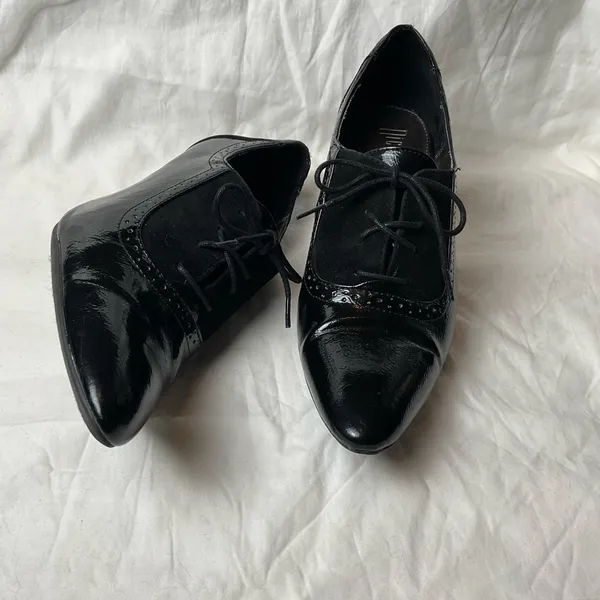 Vintage Nickels Black Oxford Heels – Patent & Suede Wingtip – Size 8.5M - Image 3