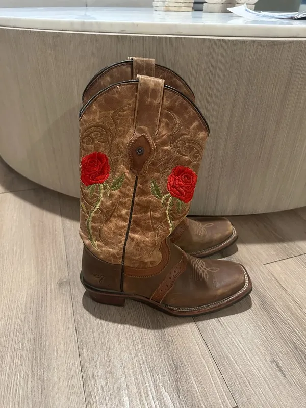 TOMBSTONE Arena Queen Red Rose Square Toe Boots in Red Roses Size US 8 - Image 3