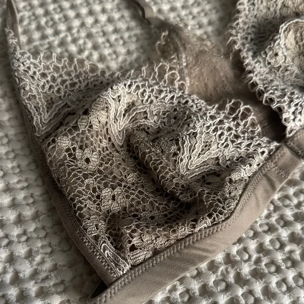 Elegant Lace Bralette in Brown - Image 2