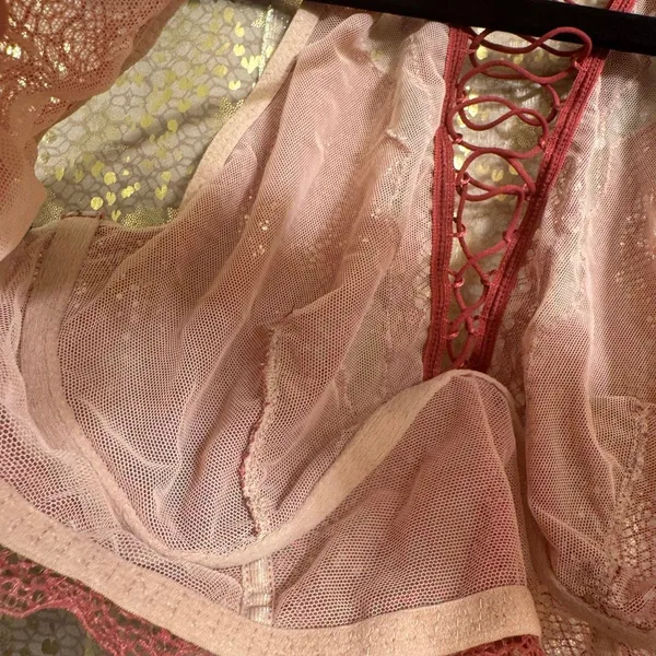 Victorias Secret Very Sexy High Neck Lace Strappy Bralette Begonia Soft Red Medi - Image 7