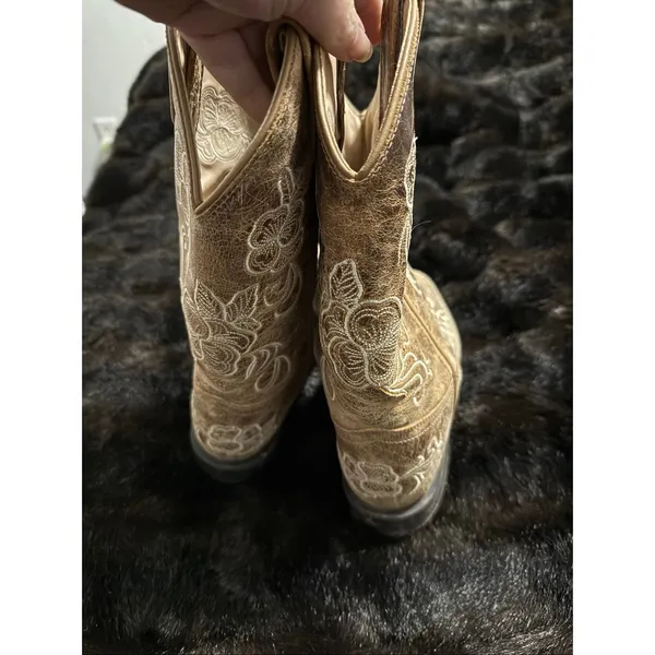 Shyanne Women's Lasy Floral Embroidered Western Boots -Broad Square Toe 5 D - Image 4