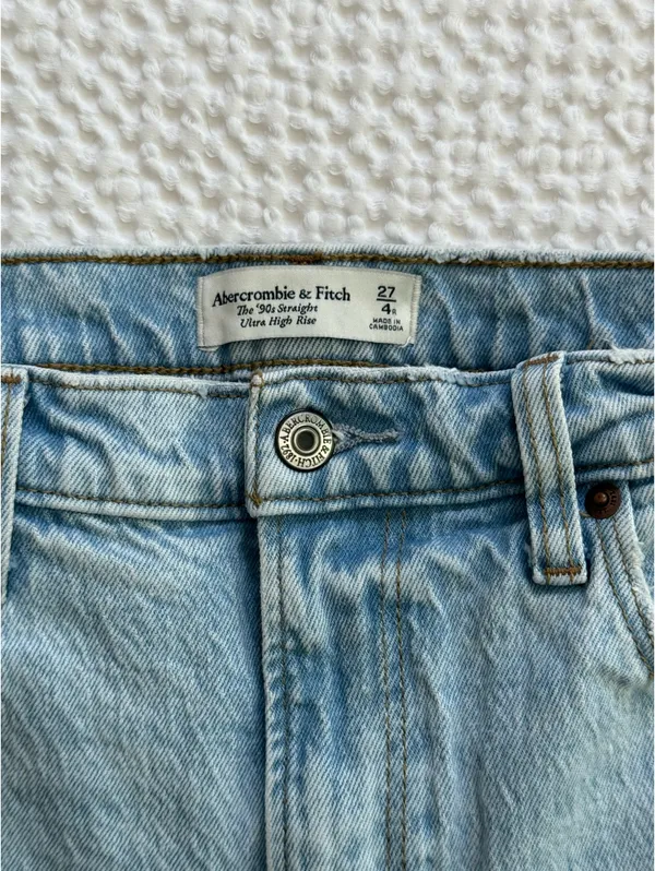 Abercrombie Ultra High-Rise Jeans - Image 3