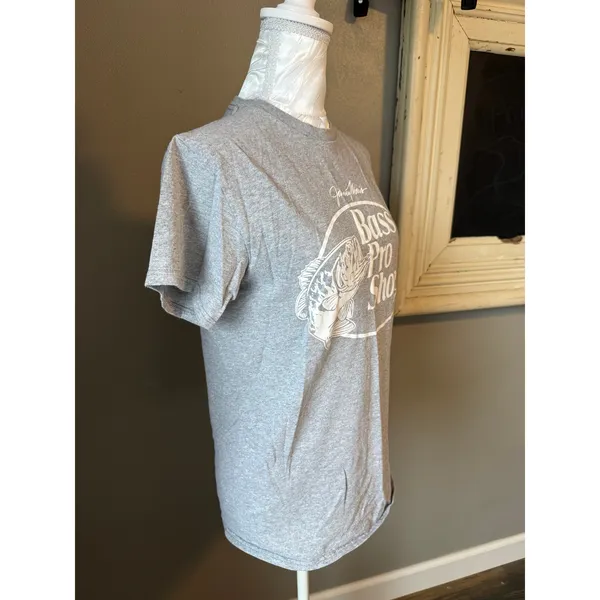 Bass pro shop tshirt small - Image 2