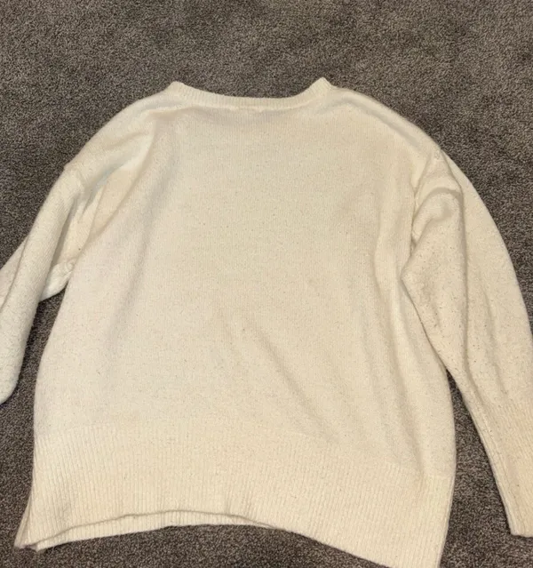 H&M Oversized Creme Sweater - Image 3