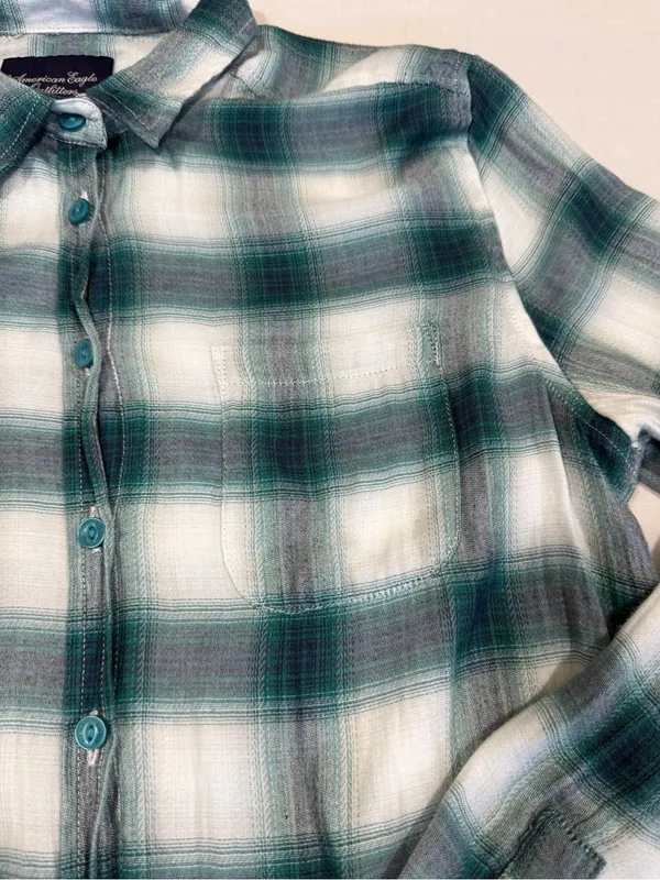 American Eagle Outfitters Boyfriend Fit Green Plaid Flannel Small Long Sleeve - Image 6