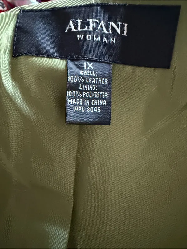 Olive green women’s Alfani moto leather jacket size 1X - Image 12