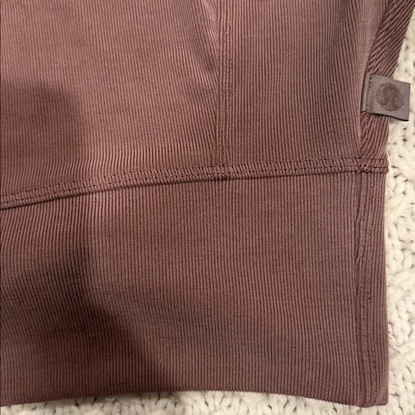 lululemon athletica Women’s 2 Mauve color Crop Top - Image 3