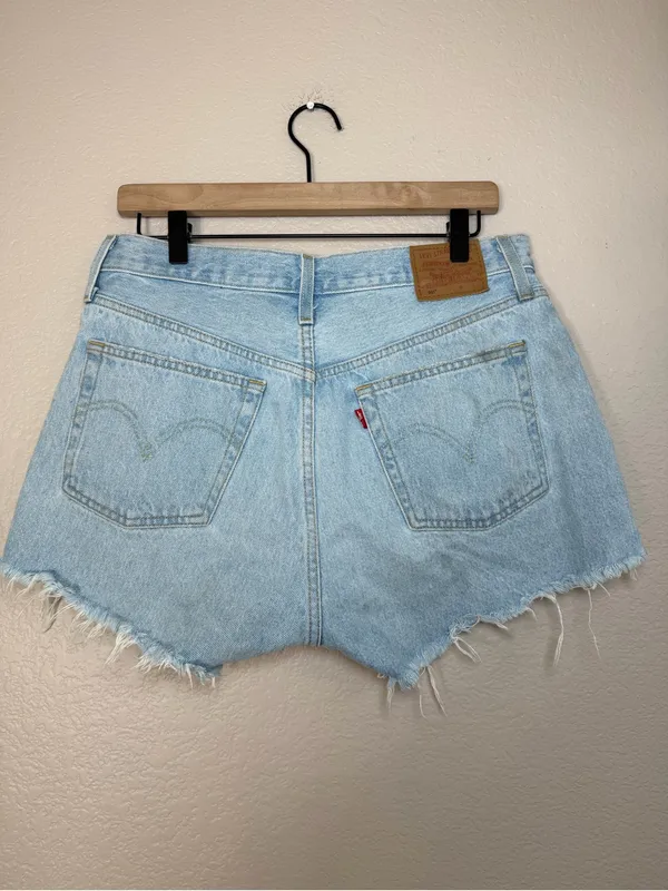 Levi’s 501 Original Denim Jean Shorts size 31 in Luxor Light Blue $75 - Image 8