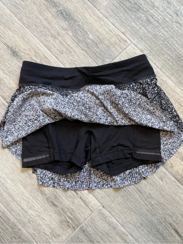 Lululemon Athletica Soundwave White Black Quick Pace Skirt Skort Women's Size 4 - Image 2