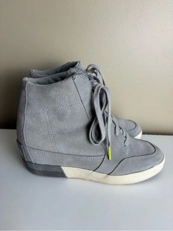 Sorel Women's Out N About Wedge II Boots Grey Suede Size 7.5 - Image 4