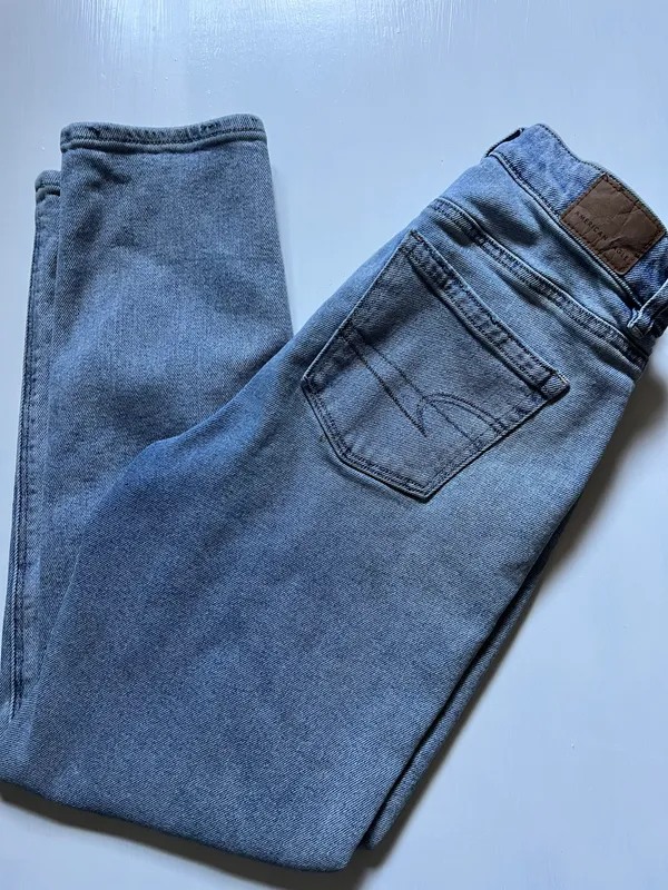 American Eagle mom jeans - Image 2