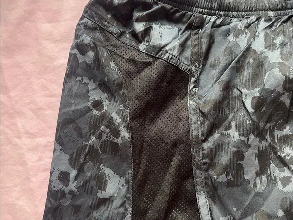 Old Navy Black Gray Camo Athletic Shorts - Image 4