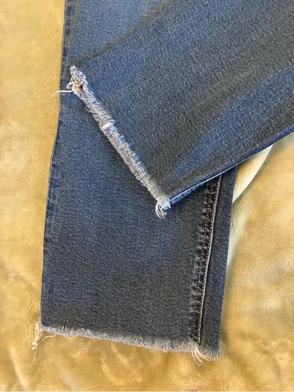 Women’s American Eagle Classic Stretch Mom Straight Jeans in Medium Blue Size 8 - Image 2