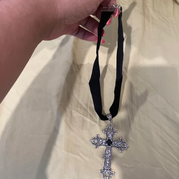 Black velvet and silver cross choker necklace - Image 2