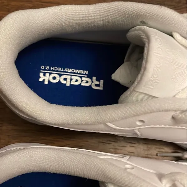 Reebok womens shoes size 7 - Image 2
